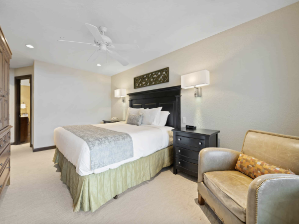 Sophisticated retreat in the heart of the Village 3 bedroom plus Den